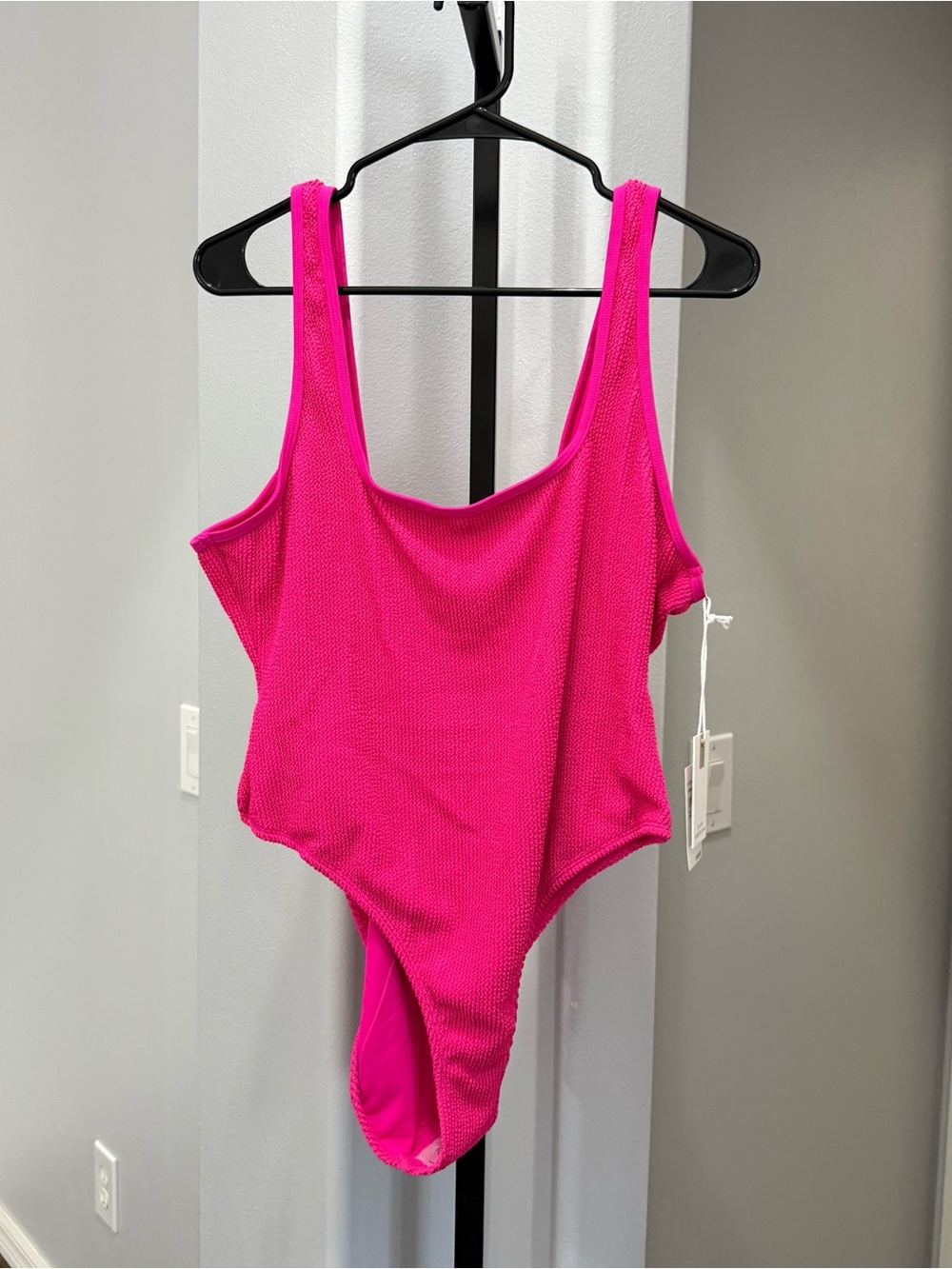 GOOD AMERICAN Bright Pink One Piece Crinkled Swimsuit Swim Plus Size 2XL/3XL - Picture 2 of 9